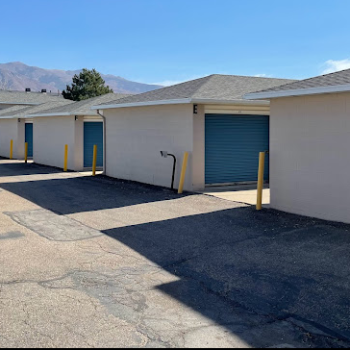 storage units in Layton